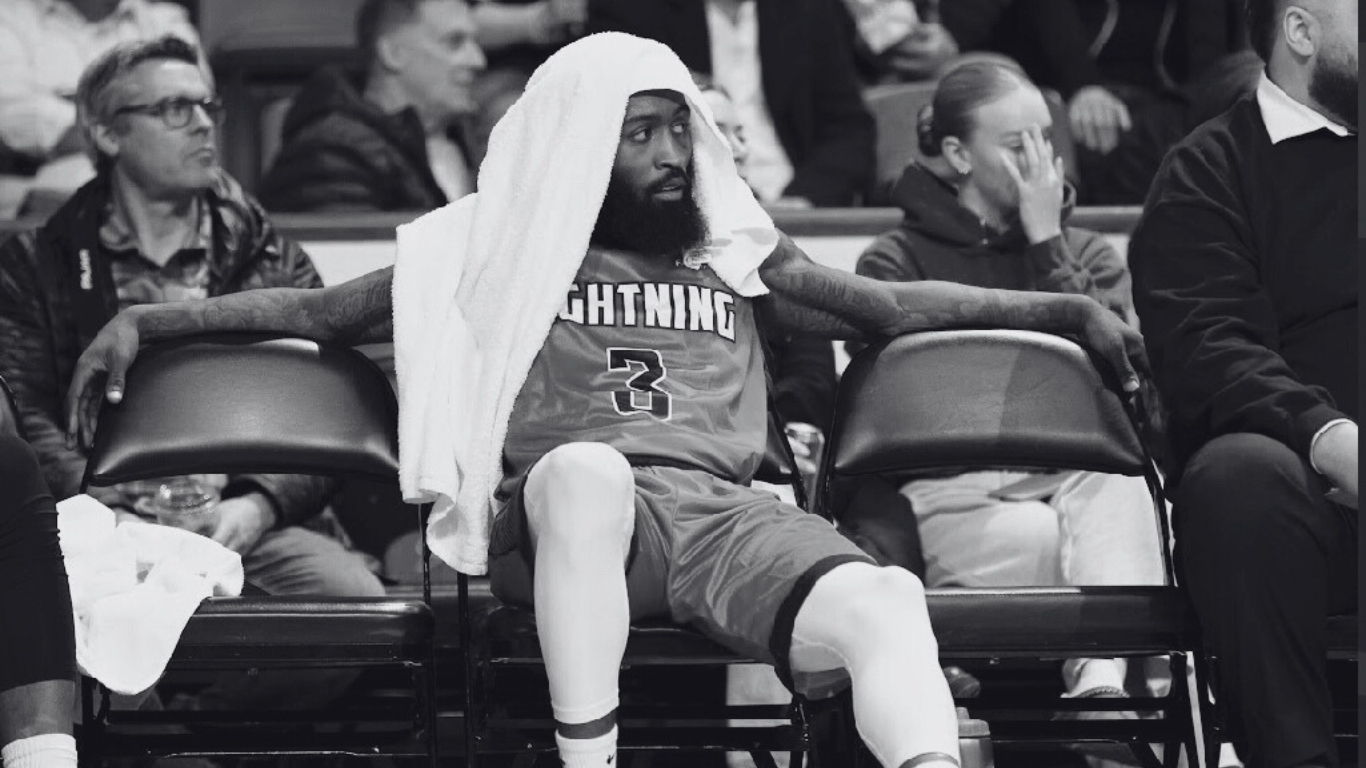 London Lightning Drop Back-to-Back Games, Urged to Regroup for Playoff Push